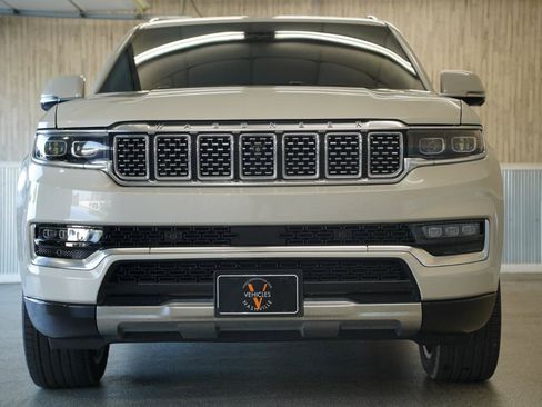 Used 2022 Jeep Grand Wagoneer Series II w/ Premium Group II AWD/4WD image 3