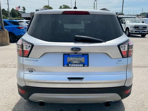 Used 2017 Ford Escape SE w/ Equipment Group 201A FWD image 4