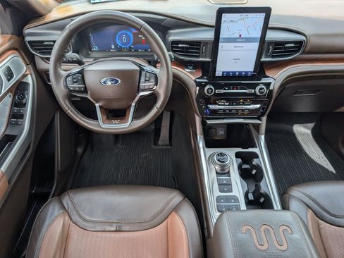 Used 2024 Ford Explorer King Ranch w/ Technology Package RWD image 6