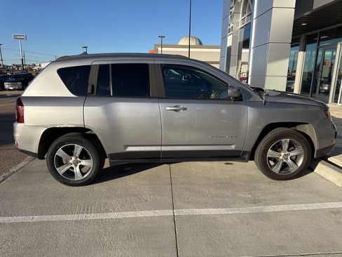 Used 2016 Jeep Compass High Altitude image 6