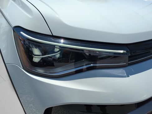 New 2026 Volkswagen Taos SE FWD image 43