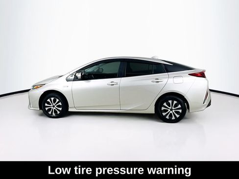 Used 2021 Toyota Prius Prime LE FWD image 4