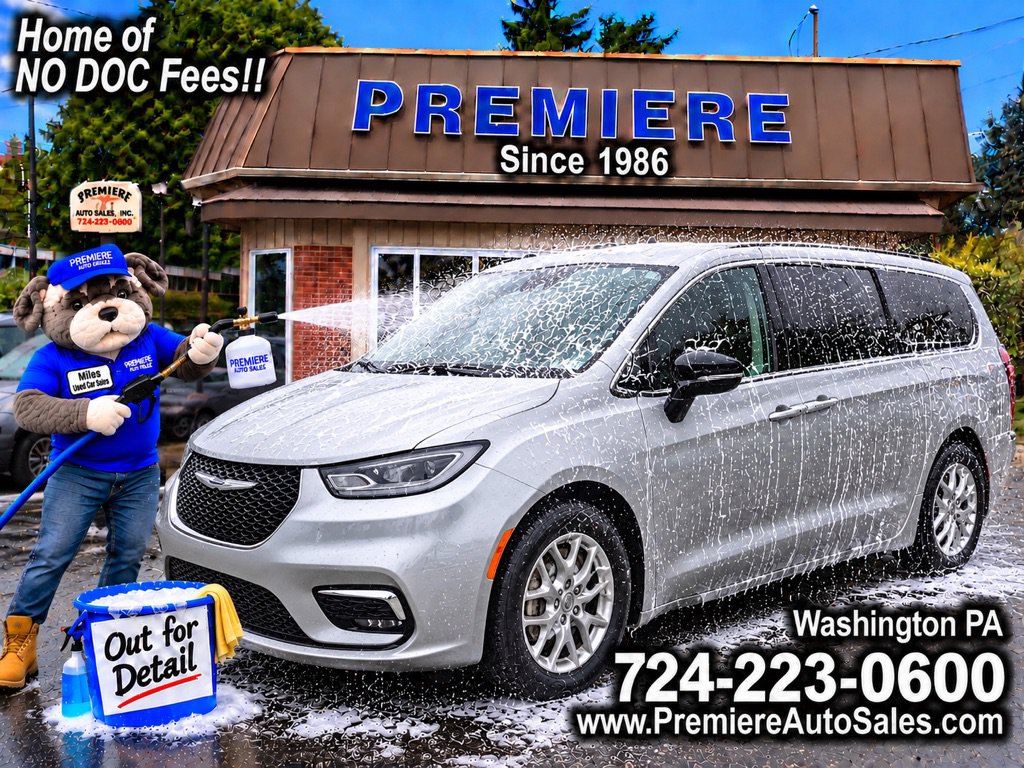Used 2024 Chrysler Pacifica Touring-L FWD image 1