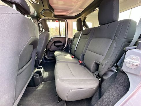 Used 2021 Jeep Wrangler Unlimited Sport image 4