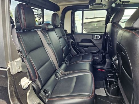 Used 2020 Jeep Gladiator Overland AWD/4WD image 28