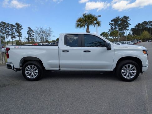 Used 2026 Chevrolet Silverado 1500 Custom image 3