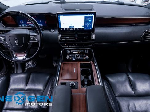 Used 2022 Lincoln Navigator Reserve image 8