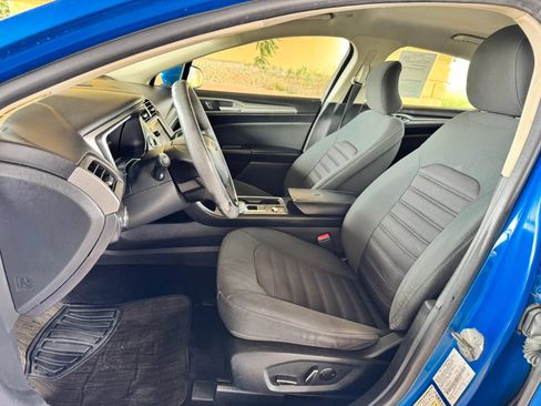 Used 2019 Ford Fusion SE FWD image 11