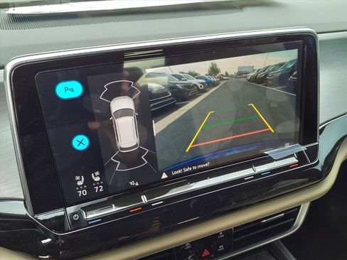 New 2026 Volkswagen Atlas Cross Sport SE image 17