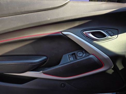 Used 2018 Chevrolet Camaro SS w/ Redline Edition RWD image 9