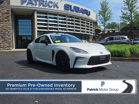 Used 2023 Toyota GR86 Premium w/ ALL Weather Mat Package (TMS) RWD image 1