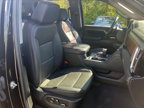 Used 2024 GMC Sierra 1500 Denali w/ Denali Reserve Package AWD/4WD image 10