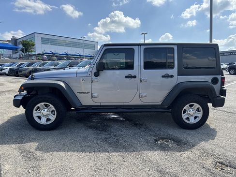 Used 2015 Jeep Wrangler Unlimited Sport w/ Connectivity Group AWD/4WD image 6