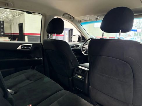 Used 2014 Nissan Pathfinder SV image 27