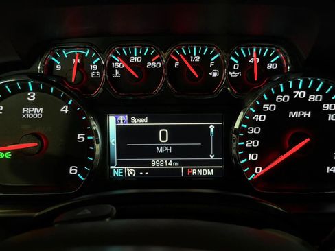Used 2015 Chevrolet Suburban LT RWD image 45