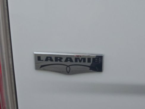 Used 2015 RAM 2500 Laramie w/ Convenience Group AWD/4WD image 8