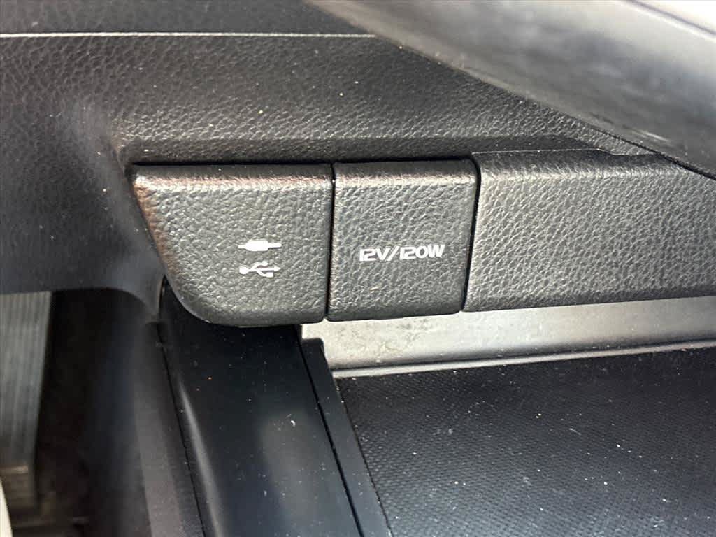 Used 2019 Toyota Camry SE w/ Convenience Package FWD image 16