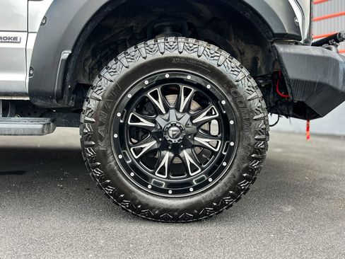 Used 2019 Ford F250 Lariat w/ Lariat Value Package image 10