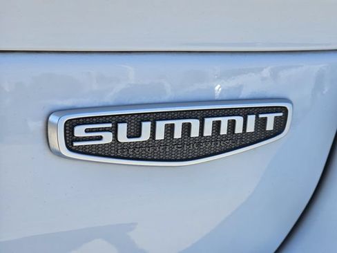 Used 2023 Jeep Grand Cherokee L Summit AWD/4WD image 10