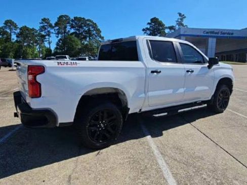 Used 2022 Chevrolet Silverado 1500 LT Trail Boss w/ Convenience Package II image 8