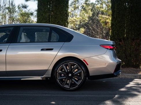 Used 2023 BMW 760i xDrive 760i xDrive w/ Executive Package image 7