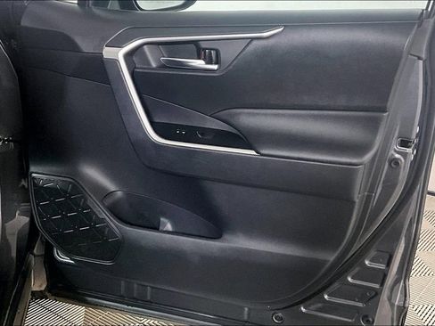 Used 2019 Toyota RAV4 XLE image 24