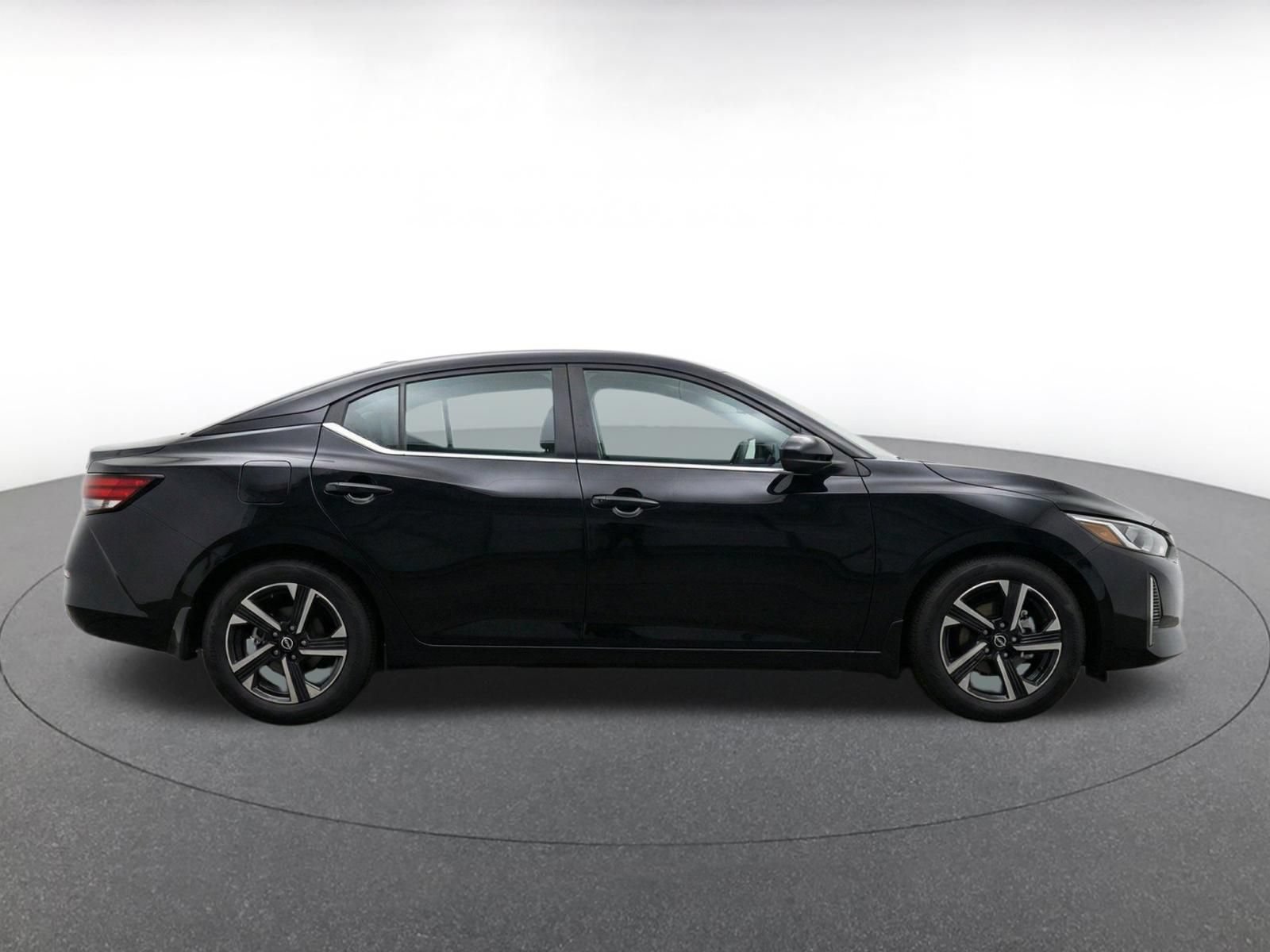 Used 2025 Nissan Sentra SV FWD image 9