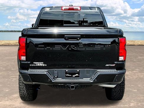 Used 2025 Chevrolet Colorado ZR2 w/ Technology Package AWD/4WD image 7