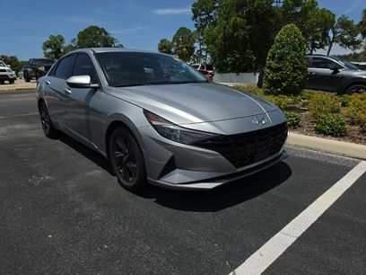 Used 2021 Hyundai Elantra SEL w/ Convenience Package
