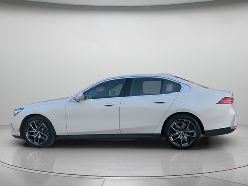 Used 2026 BMW 530i RWD image 17