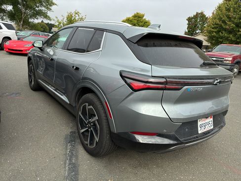 Used 2024 Chevrolet Equinox EV LT w/ LPO, All-Weather Mat Package FWD image 4