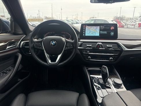 Used 2021 BMW 530i xDrive 530i xDrive w/ Premium Package image 10