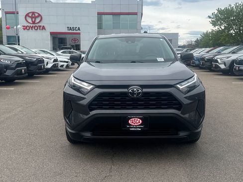 Used 2023 Toyota RAV4 LE AWD/4WD image 2