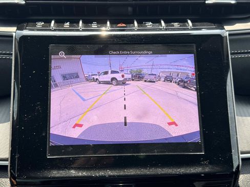 Used 2025 Jeep Grand Cherokee Laredo RWD image 25