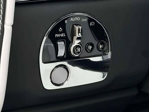 New 2026 Rolls-Royce Cullinan AWD/4WD image 12