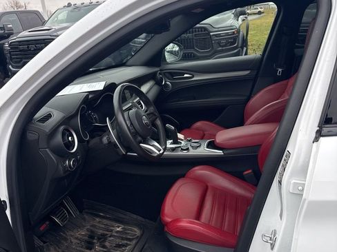 Used 2023 Alfa Romeo Stelvio Veloce image 10