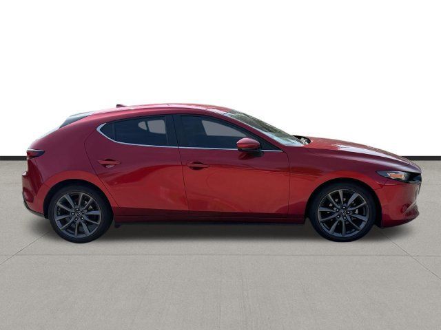 Used 2019 MAZDA MAZDA3 Hatchback w/ Preferred Package FWD image 4