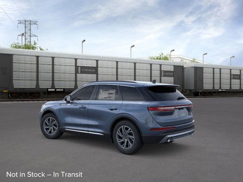 New 2026 Lincoln Corsair Premiere image 4