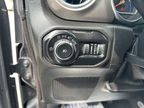 Used 2019 Jeep Wrangler Unlimited Sahara image 61