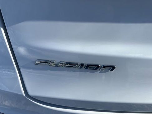 Used 2020 Ford Fusion SE image 26