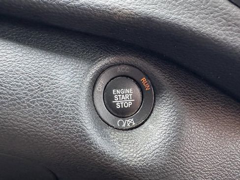 Used 2020 Jeep Cherokee Latitude Plus image 22