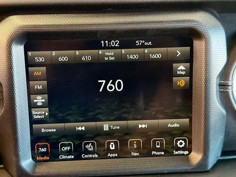 Used 2021 Jeep Wrangler Sahara w/ Cold Weather Group image 21