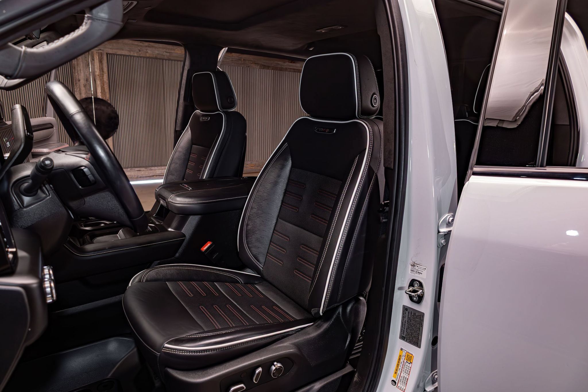 Used 2024 GMC Sierra 2500 AT4X AWD/4WD image 24