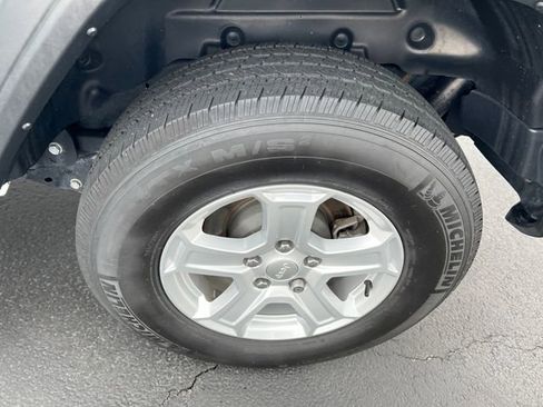 Used 2023 Jeep Wrangler Unlimited Sport AWD/4WD image 25