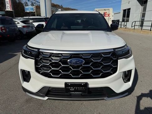 New 2026 Ford Explorer Platinum image 3