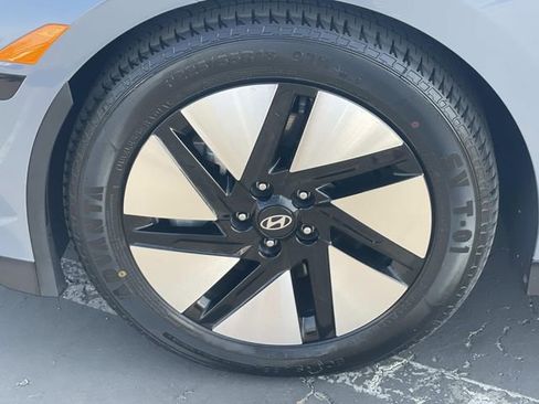 Used 2023 Hyundai Ioniq 6 SE image 39