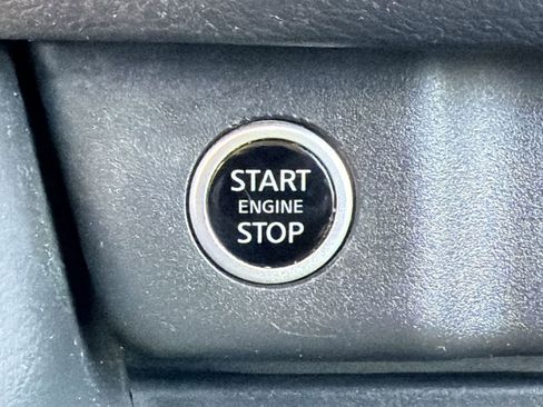 Used 2023 Nissan Rogue SV image 25