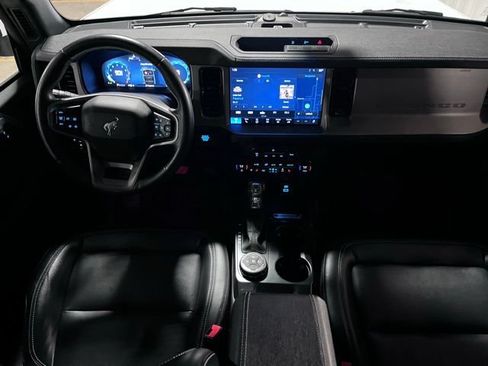Used 2025 Ford Bronco Outer Banks AWD/4WD image 32