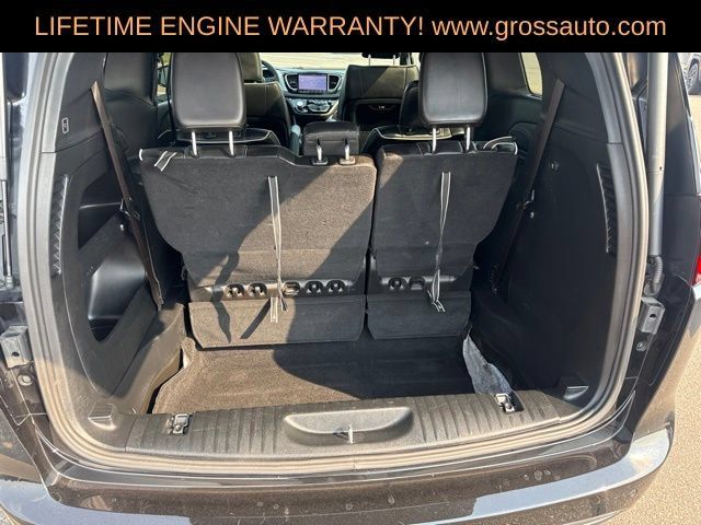 Used 2025 Chrysler Pacifica Limited FWD image 35
