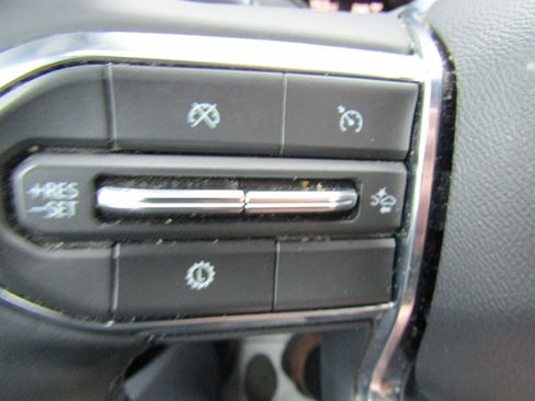 Used 2025 GMC Acadia Elevation AWD/4WD image 24
